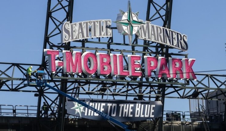 03202019_tmobile_144513-780x533